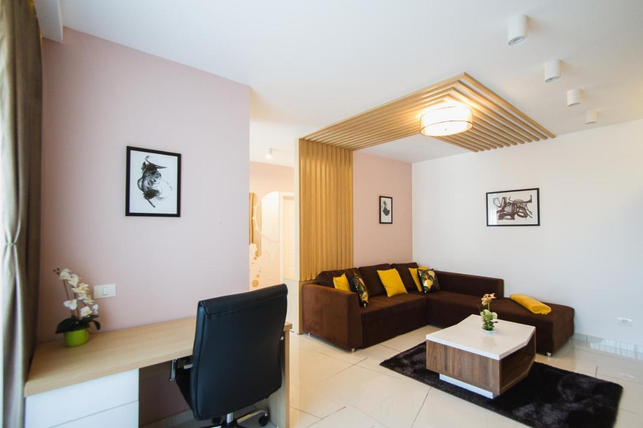 Romantic Getaway At West Residence Oradea Exterior photo