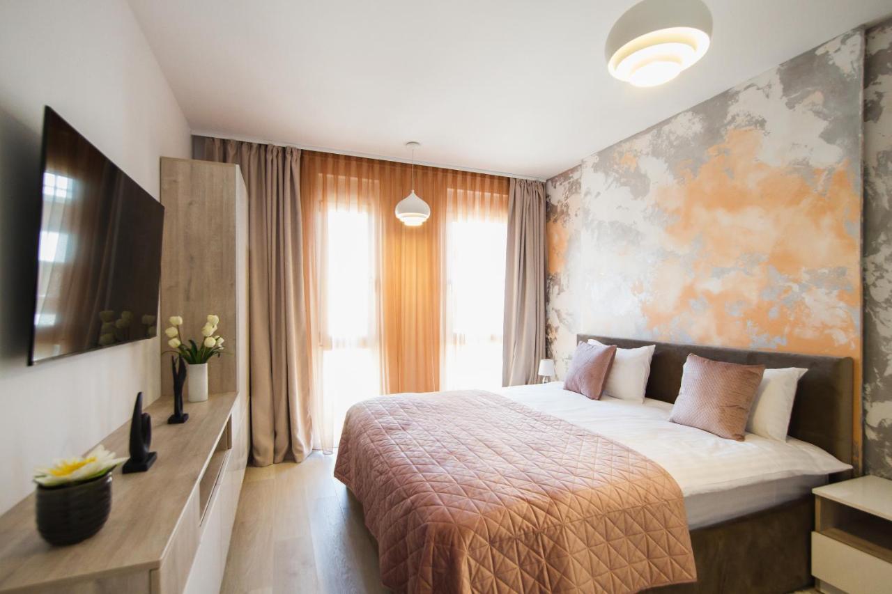 Romantic Getaway At West Residence Oradea Exterior photo
