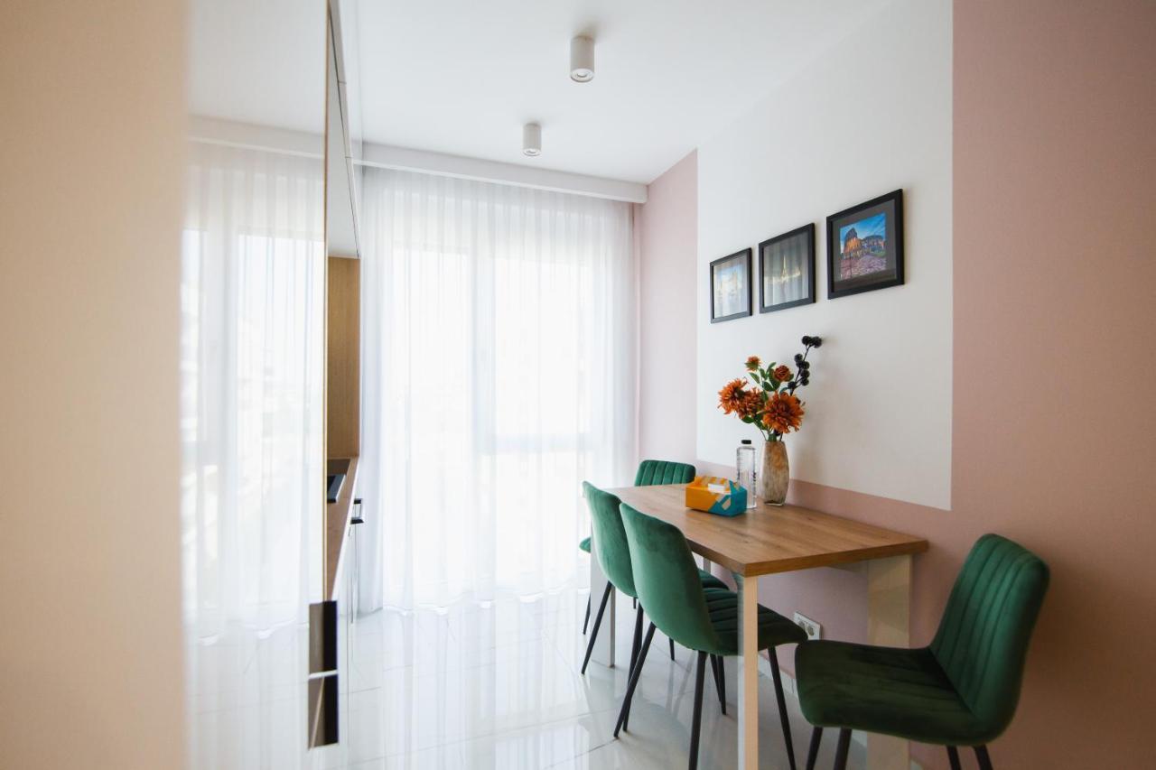 Romantic Getaway At West Residence Oradea Exterior photo