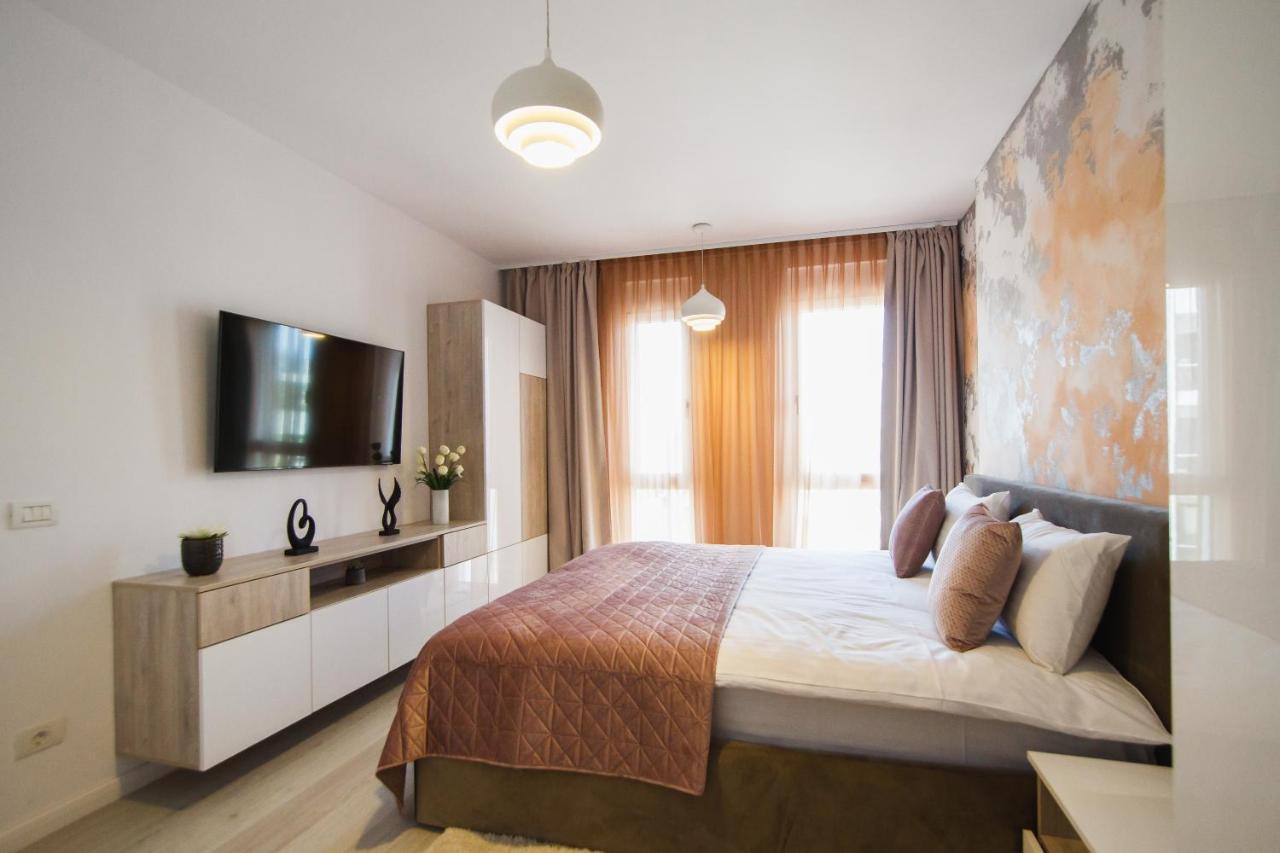 Romantic Getaway At West Residence Oradea Exterior photo